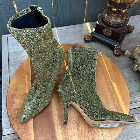Newish Marc Fisher LTD Breezy Gold Glitter Boots - Sz 5M - Picture 7 of 11